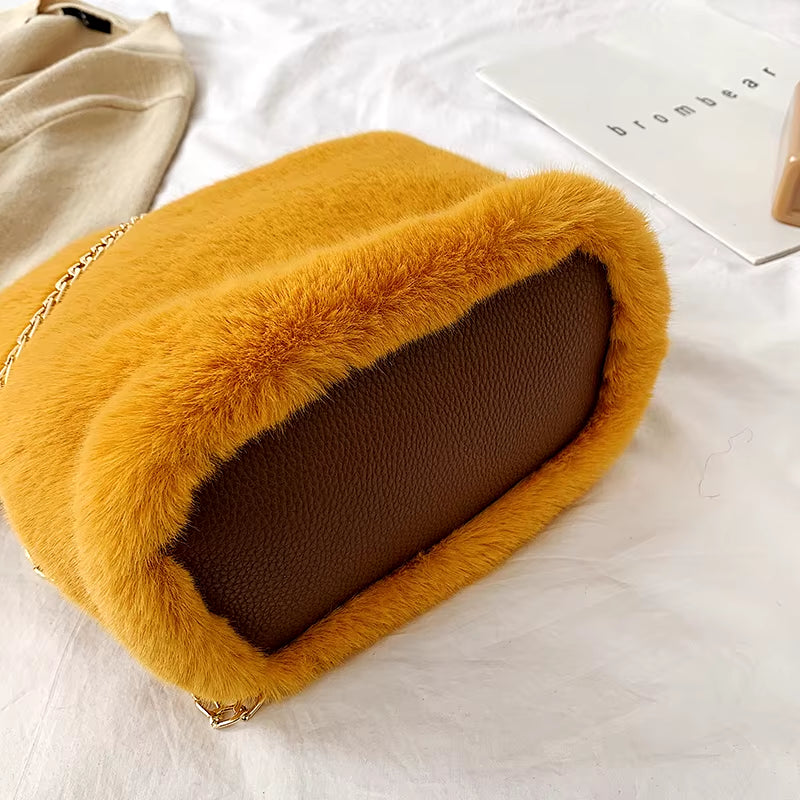 Fluffy Tote Bag for Women 2023 Trend with Sling Chains Shoulder Strap Crossbody Shopping Shopper Faux Fur Simple Bucket Handbags